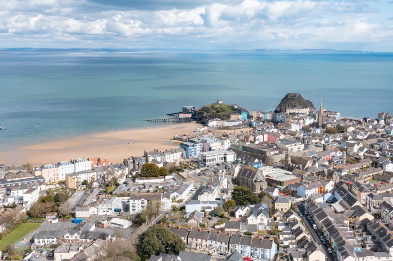 Coach Guest House Tenby Exterior photo