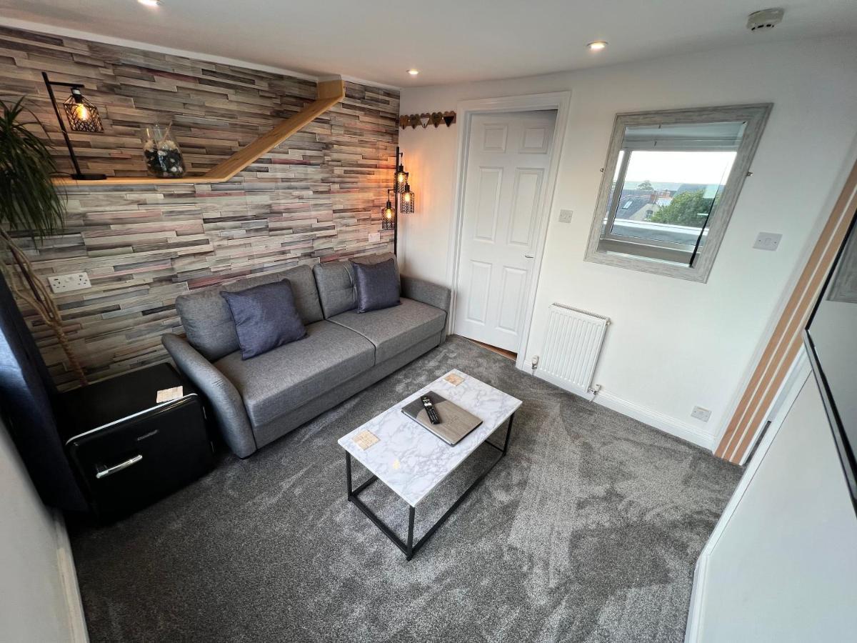 Coach Guest House Tenby Exterior photo