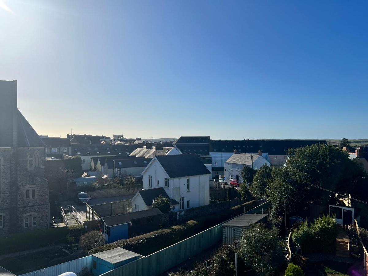 Coach Guest House Tenby Exterior photo