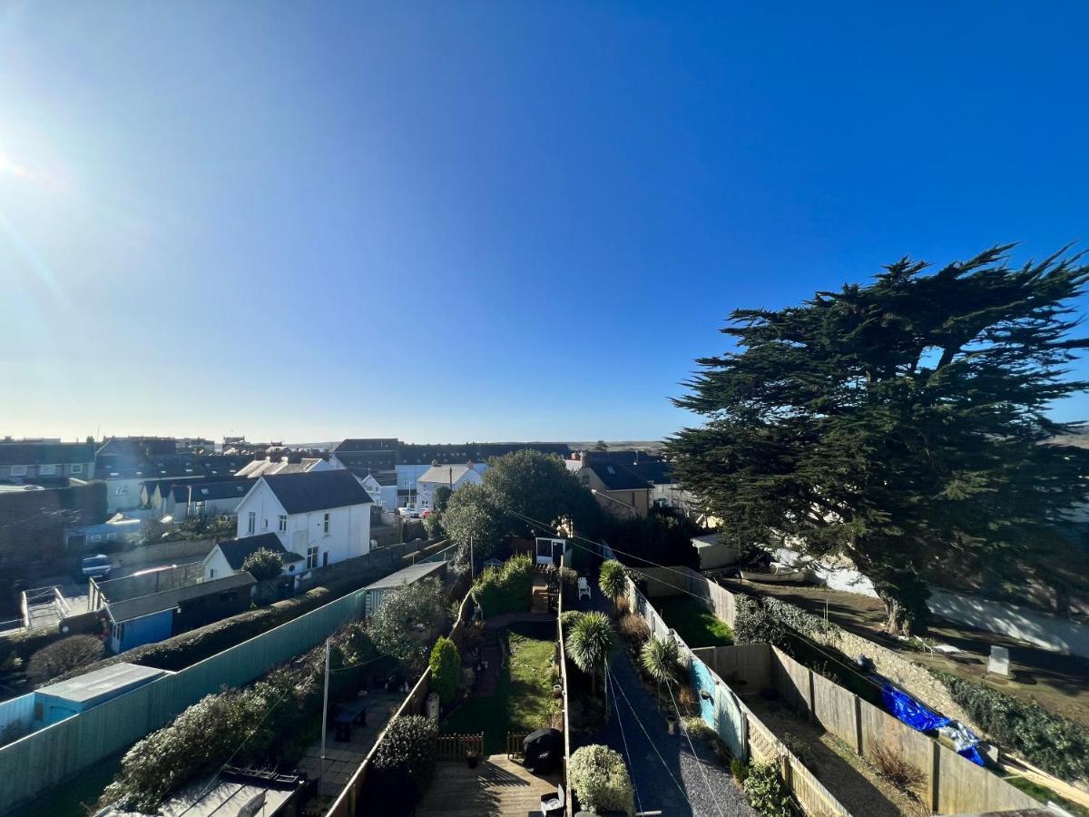 Coach Guest House Tenby Exterior photo