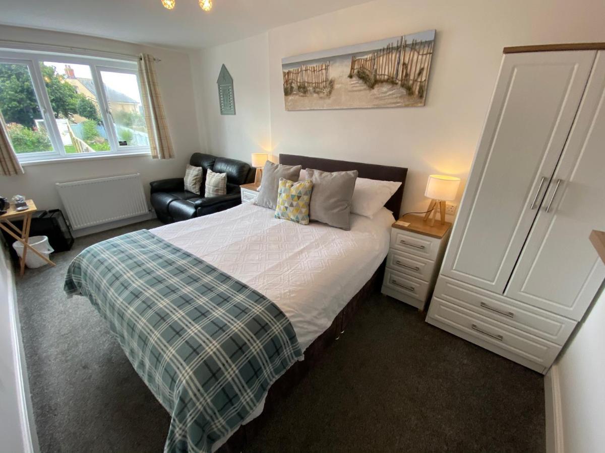 Coach Guest House Tenby Exterior photo