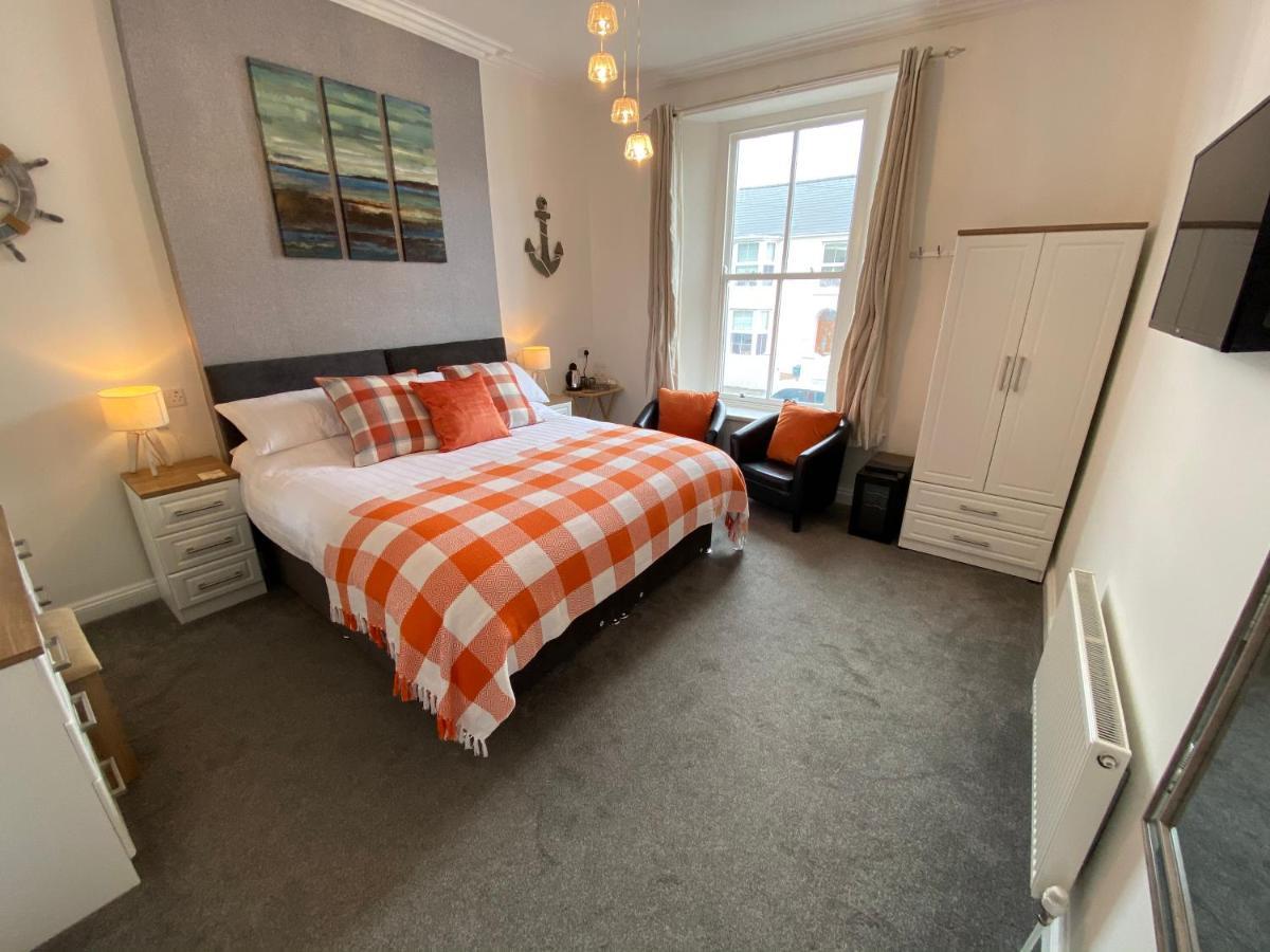 Coach Guest House Tenby Exterior photo