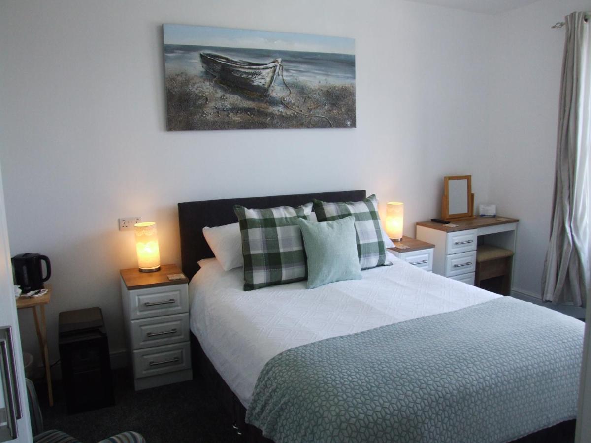 Coach Guest House Tenby Exterior photo